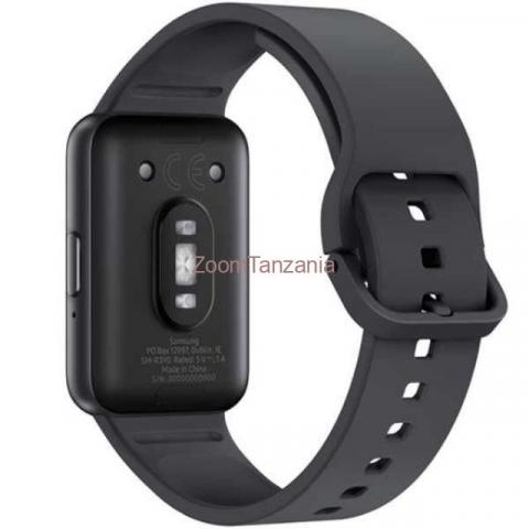 Samsung Galaxy Fit3 Smartwatch - 3/4