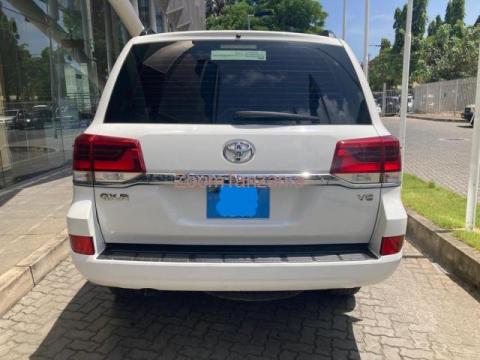 2016 Toyota Landcruiser V8, Diesel, Automatic, for Sale in Dar es Salaam - 4/6