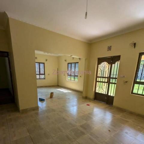 3BEDROOM HOUSE FOR RENT IN MOSHONO,ARUSHA-TANZANIA - 2/4