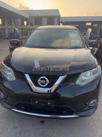 2014 NISSAN XTRAIL - 2/4